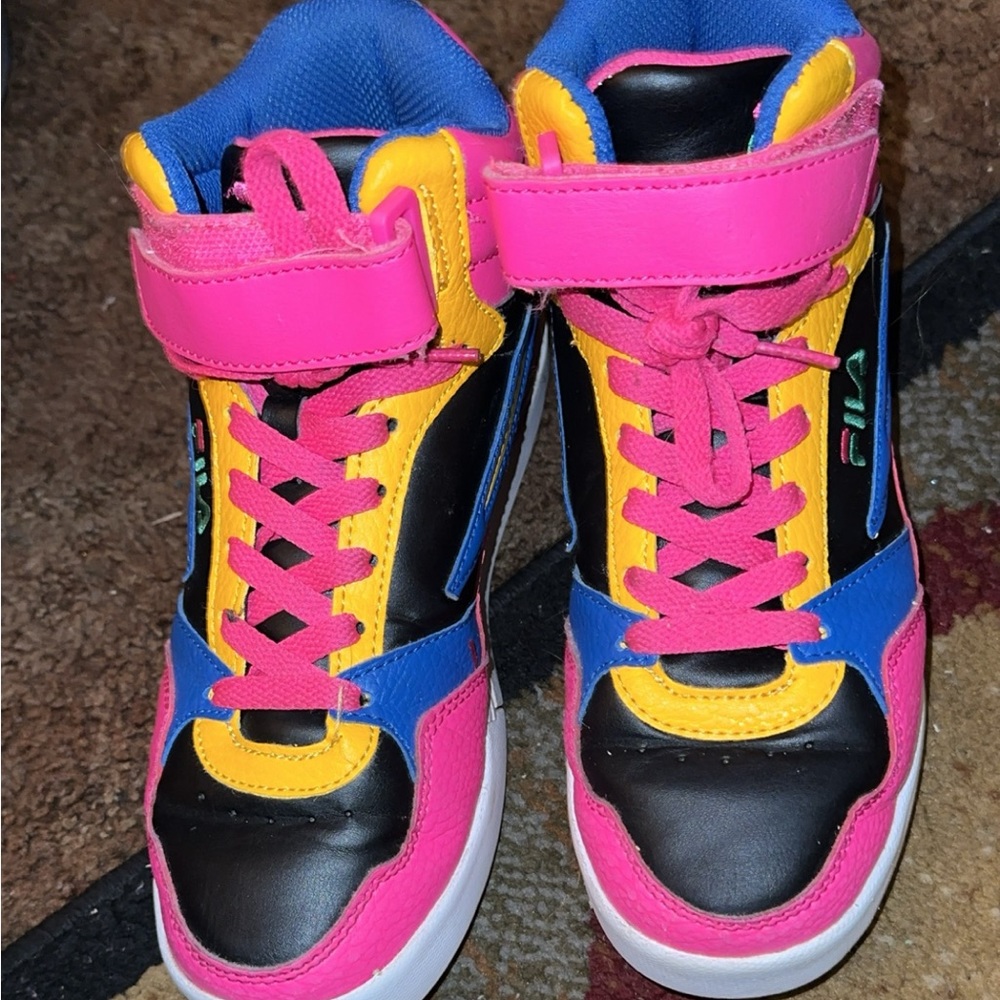 Filas size 4